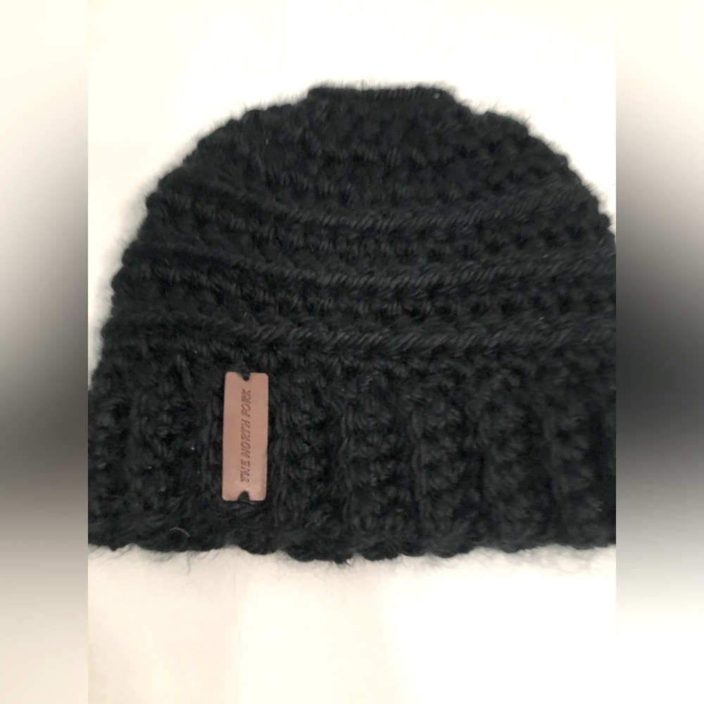 The North‎ Fork black knit hat beanie winter hat North Fork Long Island NWOT